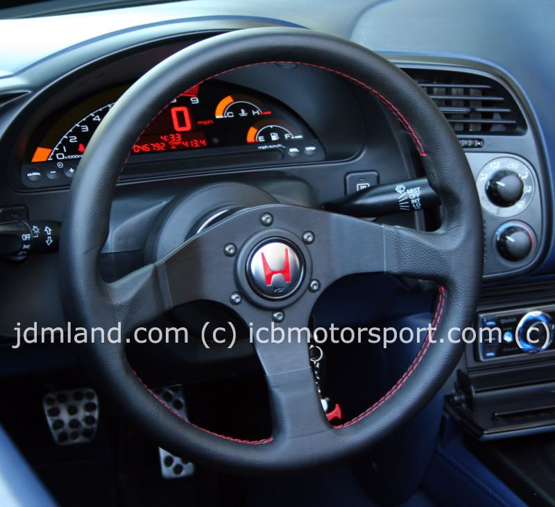 JDM_NSX_TypeR_Horn_Button_With_MOMO_Tuner_320mm_Steering_Wheel.jpg