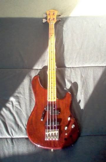 [Obrazek: IbanezRoadster.jpg]