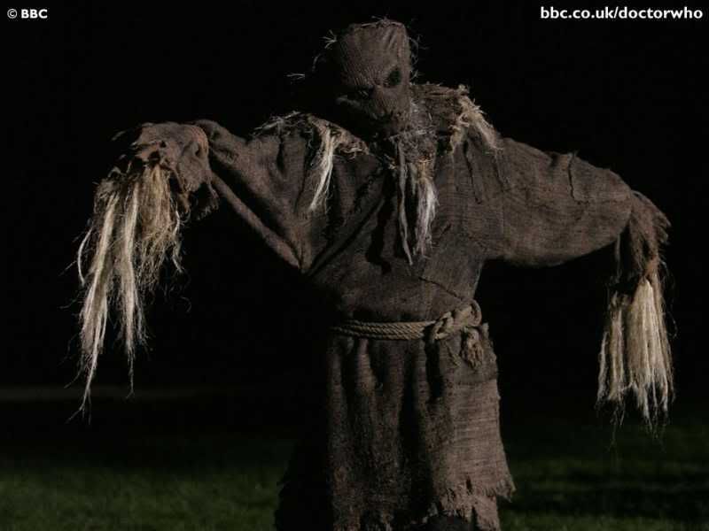 http://i3.photobucket.com/albums/y51/lynchnut/scarecrow.jpg