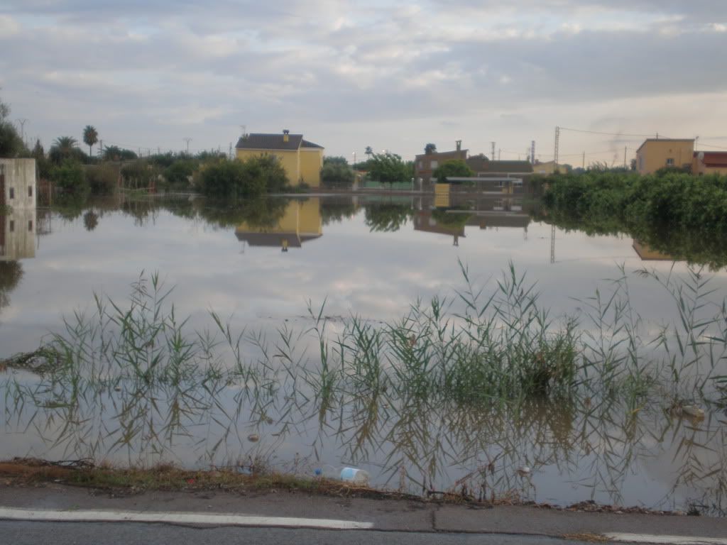 Terrenys no urbanitzats entre viles