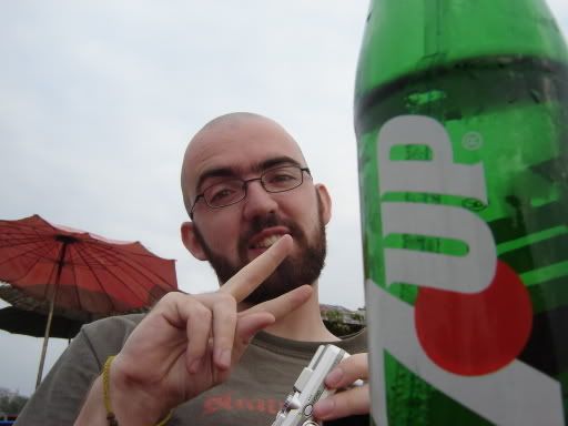 Don't say KONICHIWA, say 7-UP!