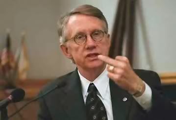 http://i3.photobucket.com/albums/y55/silverbeam/A%20CSM%20Blog/HarryReidfinger.jpg