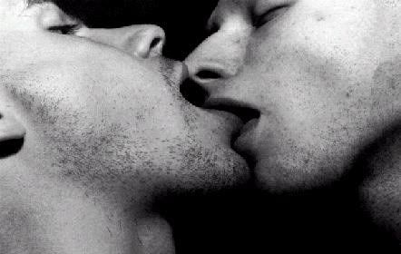 gay_kiss23.jpg