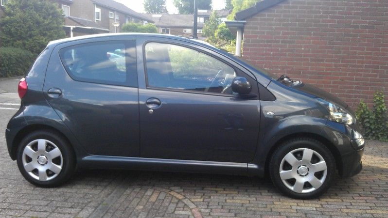 http://i3.photobucket.com/albums/y62/MastahJohn/AYGO-LEON/IMAG0942.jpg