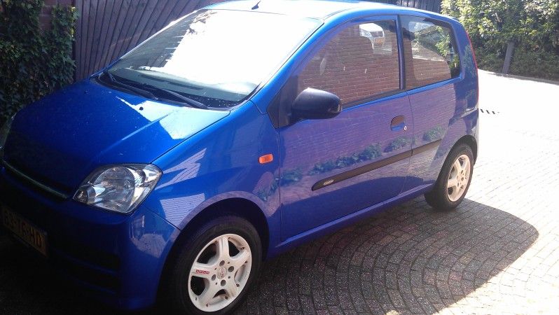 http://i3.photobucket.com/albums/y62/MastahJohn/AYGO-LEON/schuin.jpg