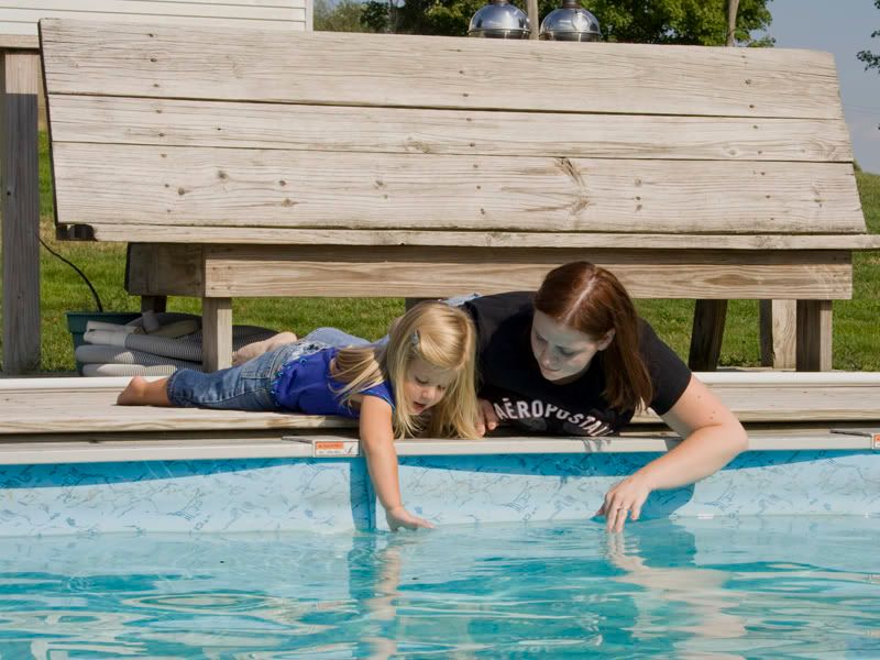 IMAGE: http://i3.photobucket.com/albums/y65/Kjott21/Random/Pool2.jpg