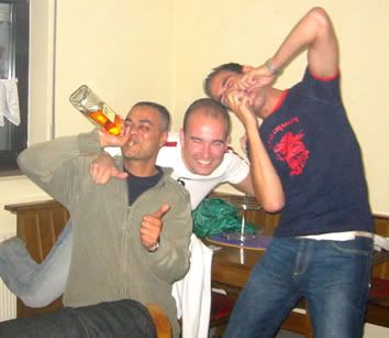 [img width=354 height=307]http://i3.photobucket.com/albums/y69/gilowyn/NatureOne/NO_3_kl.jpg[/img]