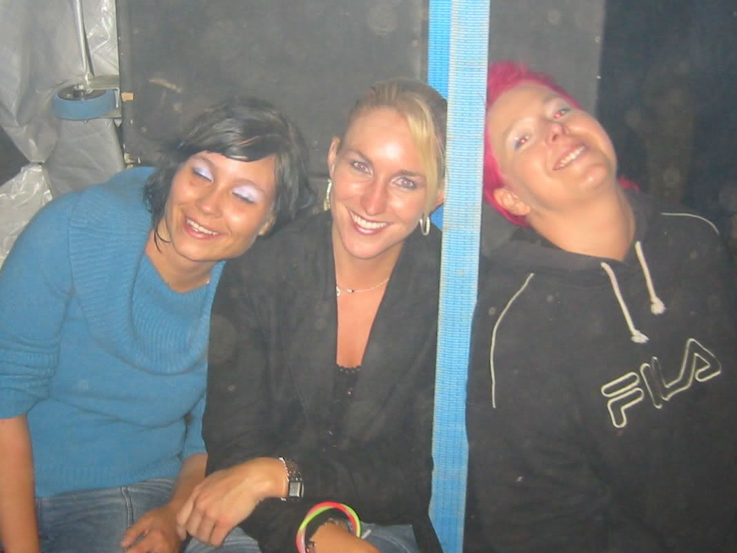 [img width=500]http://i3.photobucket.com/albums/y69/gilowyn/NatureOne/NO_5.jpg[/img]