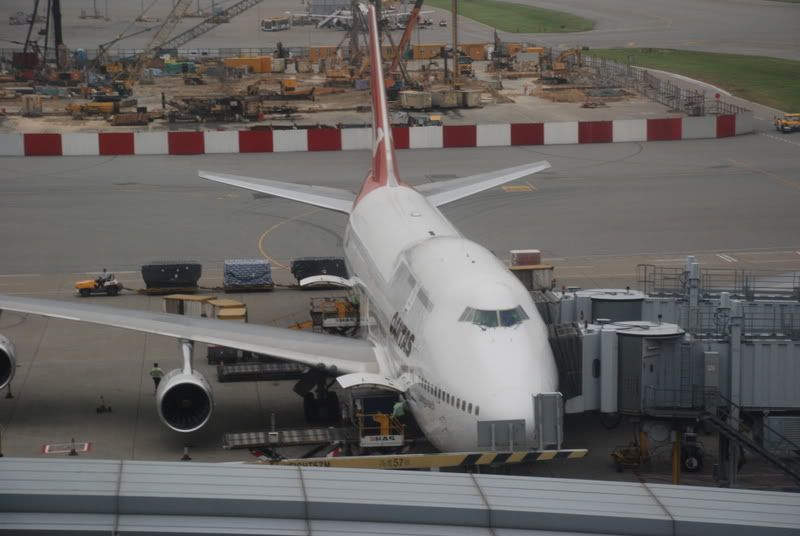 Qantas 747-438 at VHHH