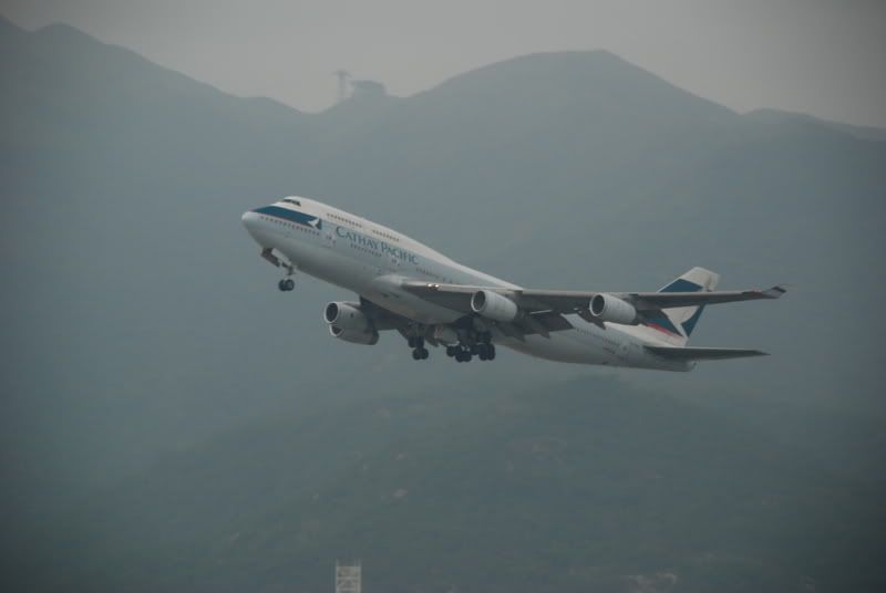 Cathay Pacific 747-467 taking off at VHHH