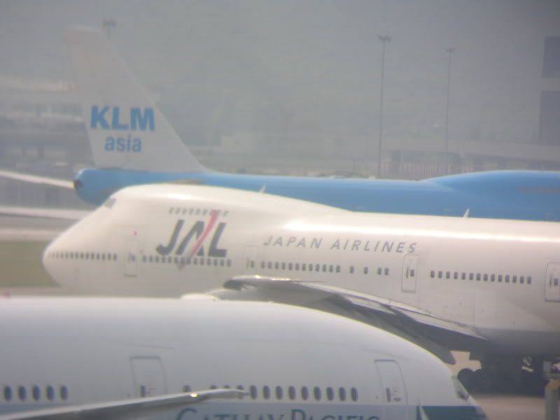 JAL 747-200 and KLM 747-400 at VHHH