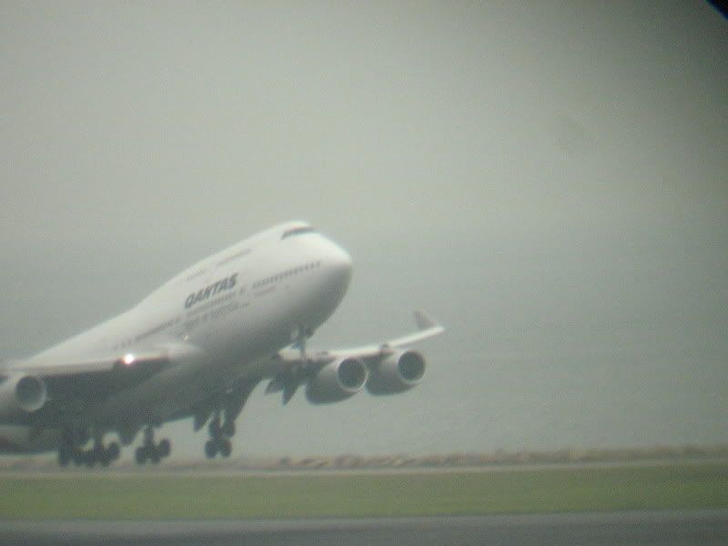 Qantas 747-438 taking off at VHHH