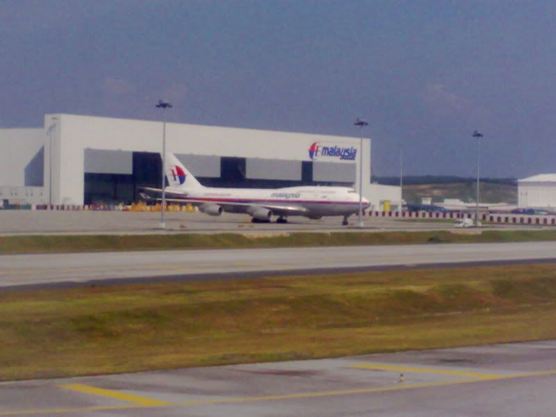Malaysia Airlines 747-4H6 at WMKK
