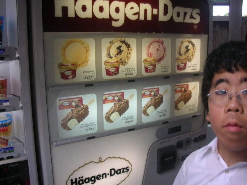 Haagen-Dazs vending machine and Chester