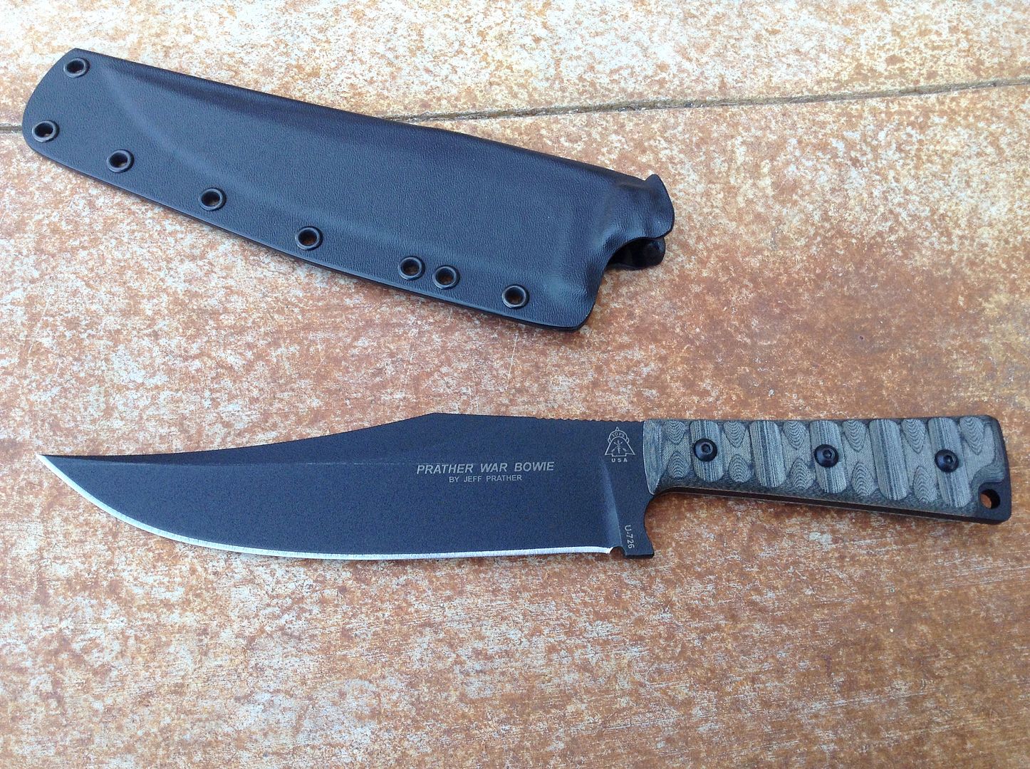 Tops knives for trade, War Bowie, Zero Dark 30, ect.....