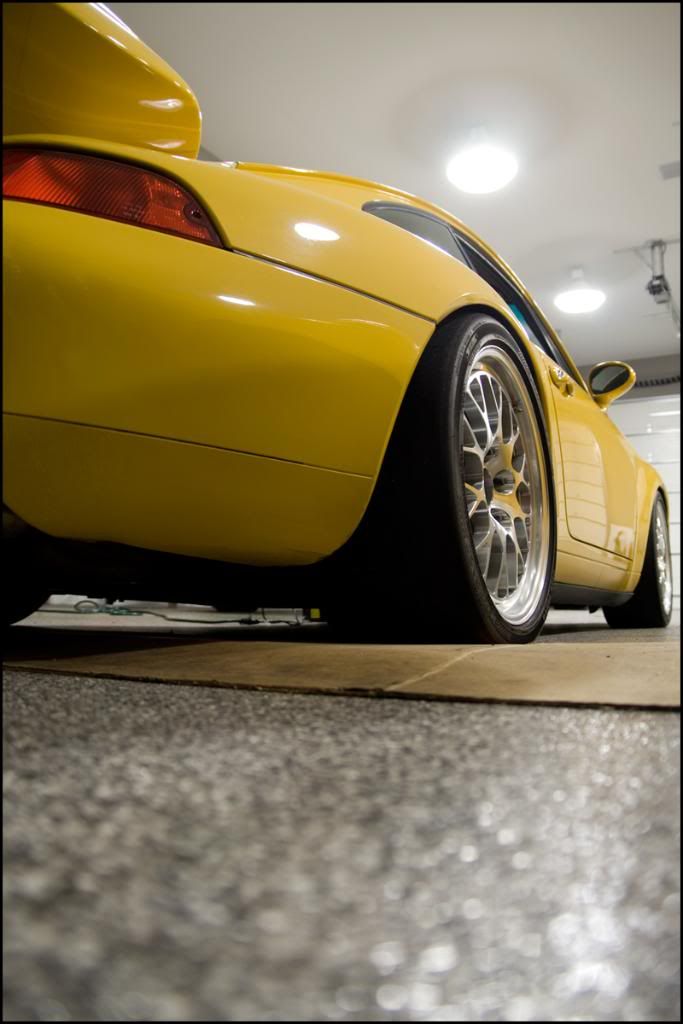 IMAGE: http://i3.photobucket.com/albums/y72/90blackcrx/Autobahn/meaty.jpg