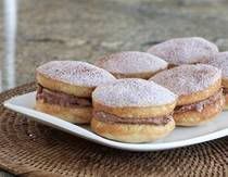 [Image: vanilla-whoopie-pies-2.jpg]