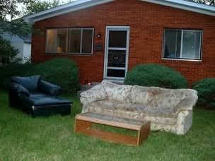 RedneckLawnFurniture005.jpg