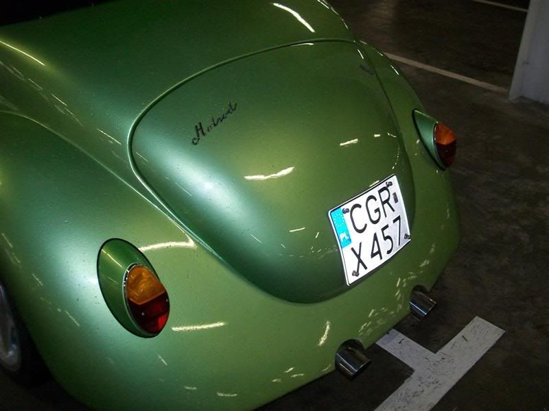 2009-11-01-cars-n-coffee004Medium.jpg