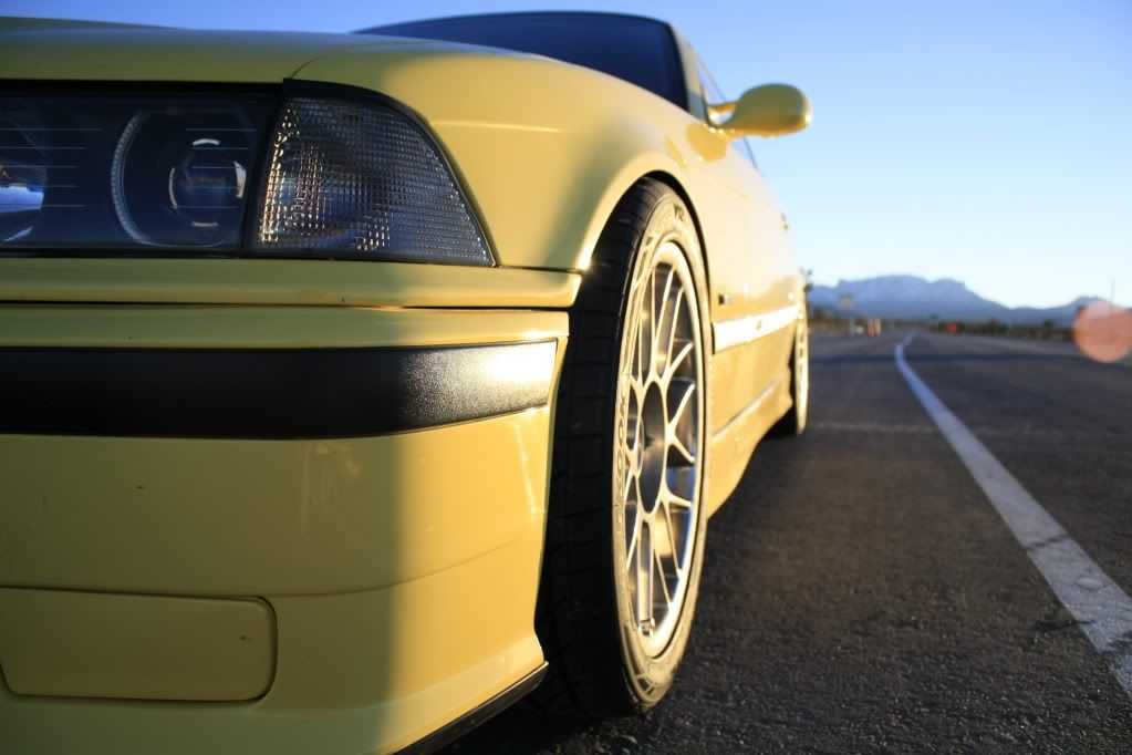 IMAGE: http://i3.photobucket.com/albums/y77/ultimachi/My%20E36%20M3/_MG_0409.jpg