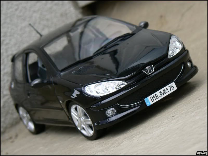 collection peugeot miniature