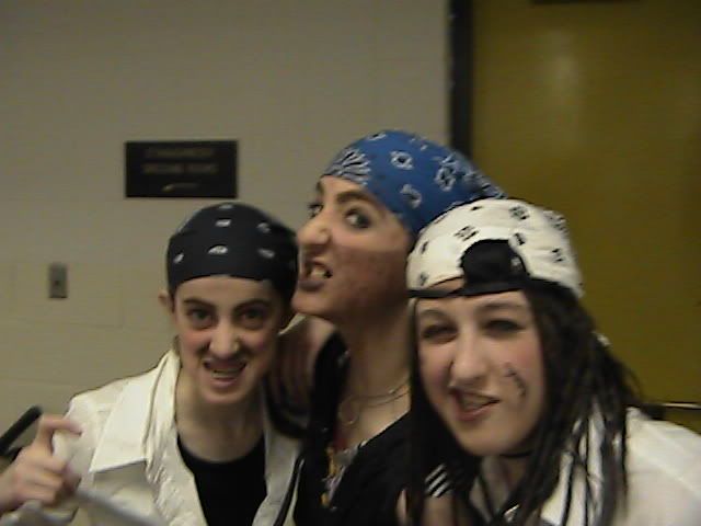 Image hotlink - 'http://i3.photobucket.com/albums/y82/Ballet_Rina/KathrynKelseyandme.jpg' Image hotlink - 'http://i3.photobucket.com/albums/y82/Ballet_Rina/KathrynKelseyandme.jpg'