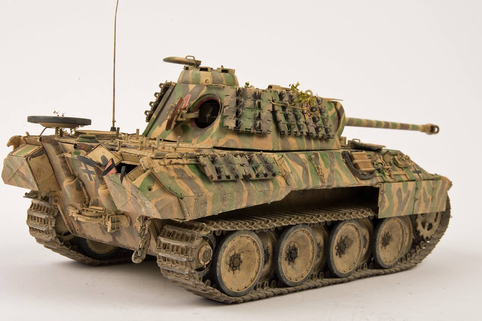 Armorama :: Which Panther With Interior?