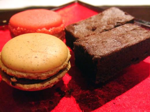 Petit Fours: Macaron & Chocolate cake