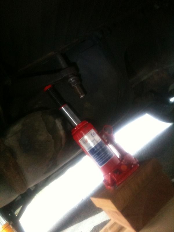 HELP top torsion bar adjuster has popped out VW T4 Forum VW T5 Forum