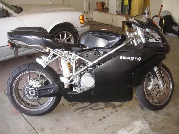 2006 Ducati 749 dark