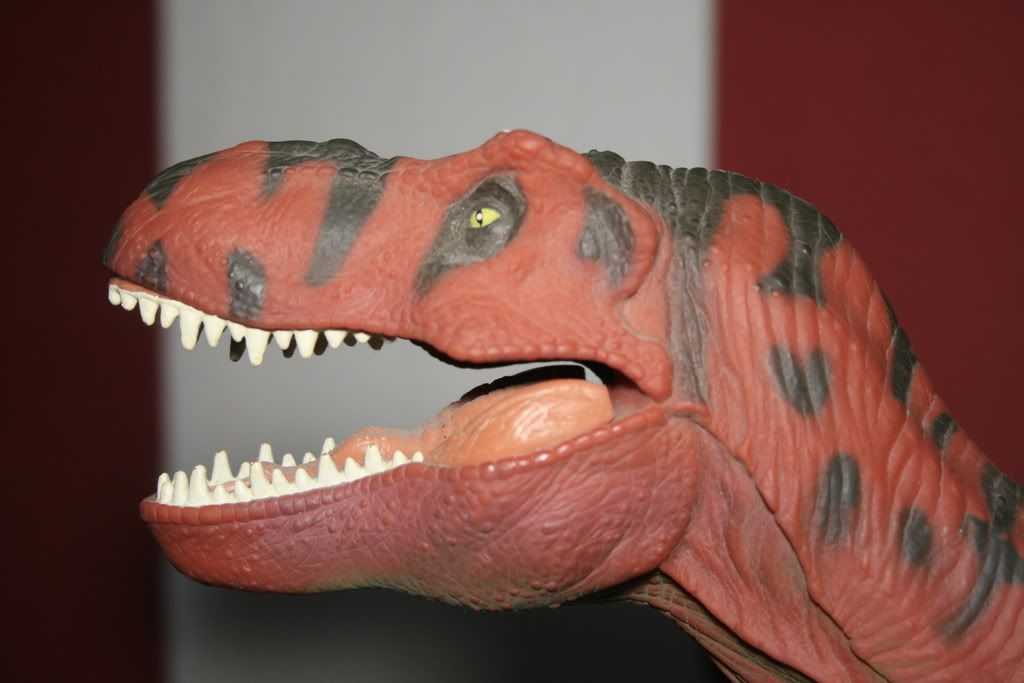 JP Big T-rex close-up