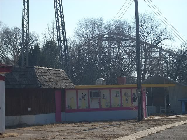 http://i3.photobucket.com/albums/y97/Rainman76/Joyland%201%2013%2008/DSCN0264.jpg