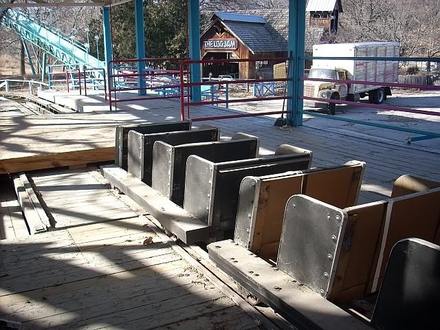 http://i3.photobucket.com/albums/y97/Rainman76/Joyland%201%2013%2008/DSCN0286.jpg