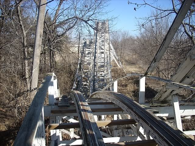 http://i3.photobucket.com/albums/y97/Rainman76/Joyland%201%2013%2008/DSCN0290.jpg