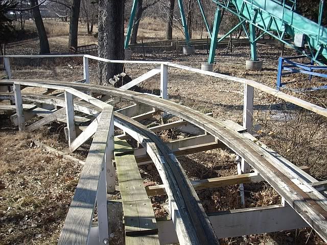 http://i3.photobucket.com/albums/y97/Rainman76/Joyland%201%2013%2008/DSCN0291.jpg