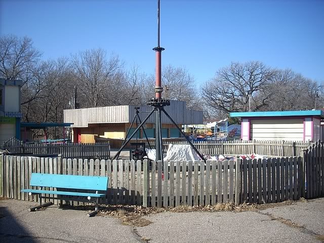 http://i3.photobucket.com/albums/y97/Rainman76/Joyland%201%2013%2008/DSCN0300.jpg