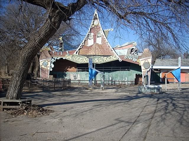 http://i3.photobucket.com/albums/y97/Rainman76/Joyland%201%2013%2008/DSCN0301.jpg