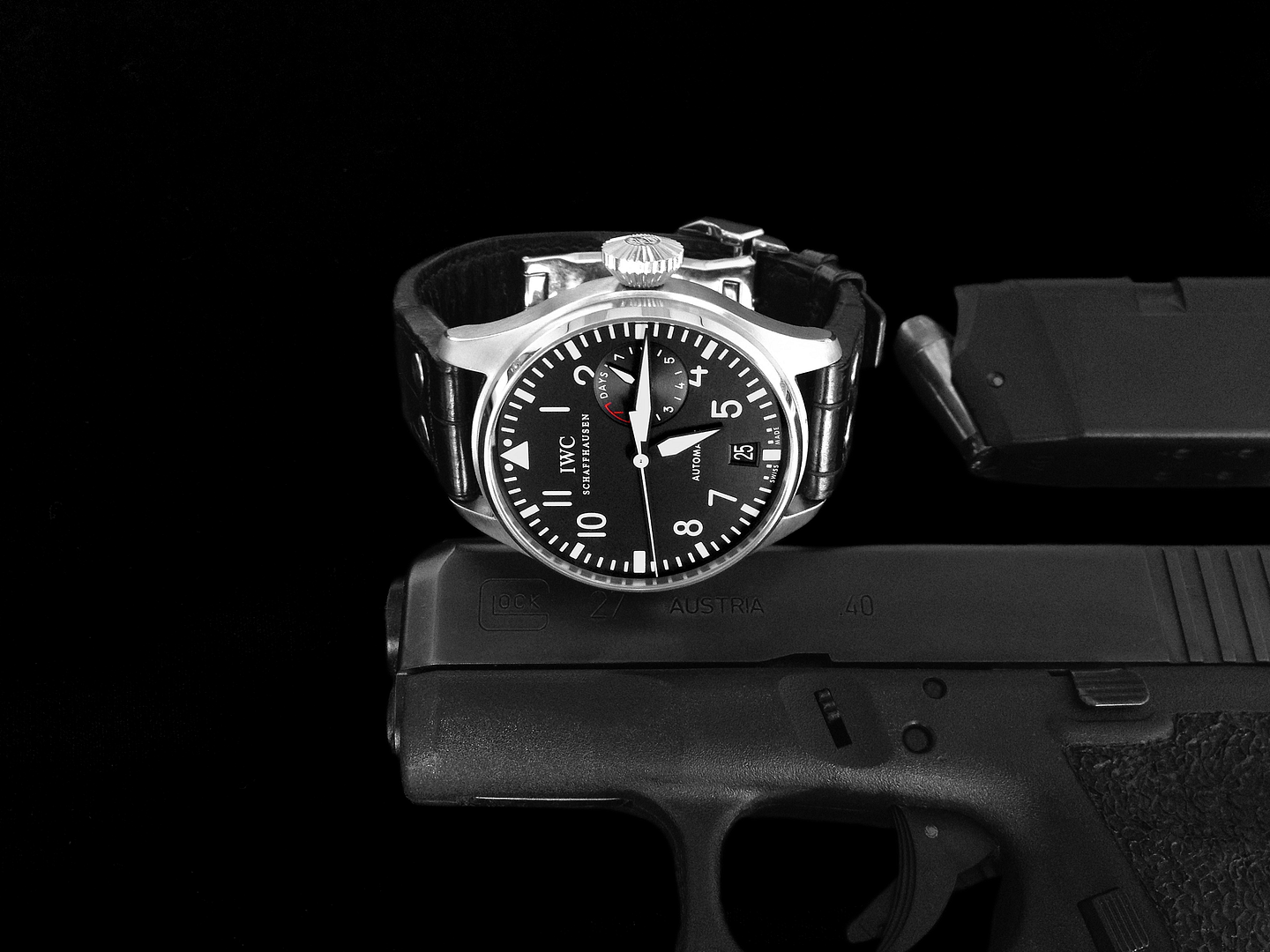 i3.photobucket.com/albums/y99/-Kokoro-/Glock-27-Final-BW.png