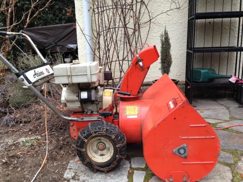 New to me SnoThro 7HP 32" bucket not running properly Question and