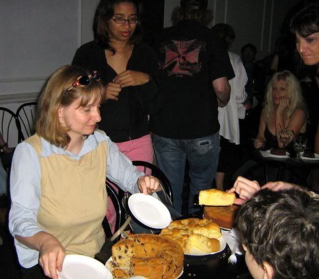 Dorit serves cake Dorit serves cake