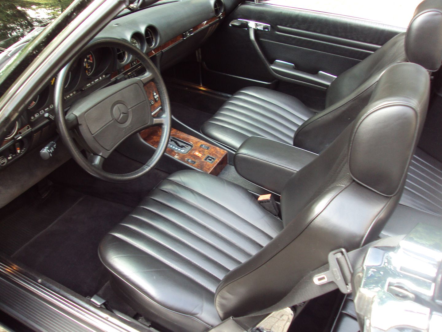 Mercedes 560 SL r107