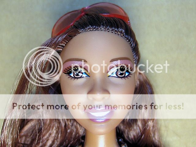 http://i3.photobucket.com/albums/y80/Dukasha/Dolls/IMG_0519_zpsd5d3fdaa.jpg
